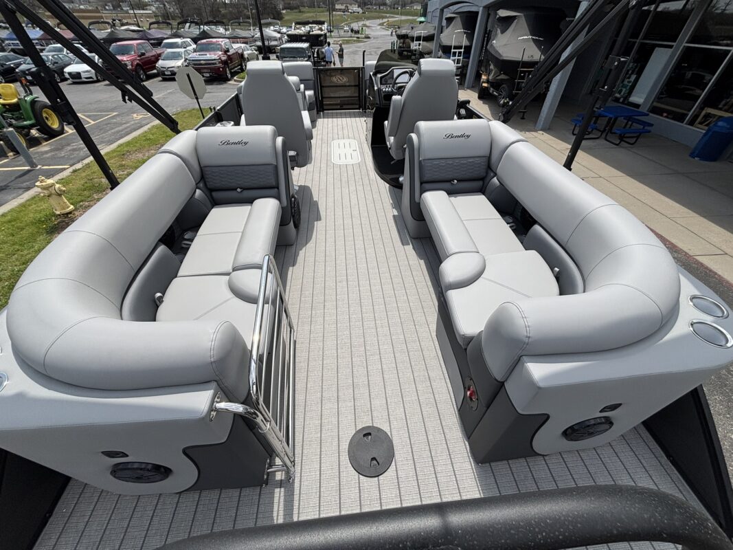 2026 Bentley 223 Elite Admiral