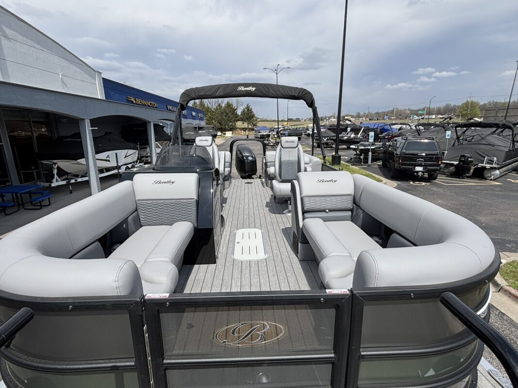 2026 Bentley 223 Elite Admiral