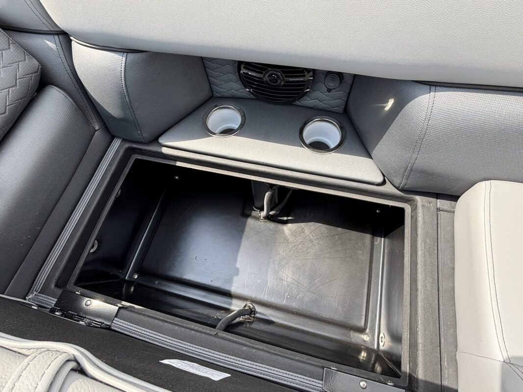 2026 Bentley 223 Elite Admiral