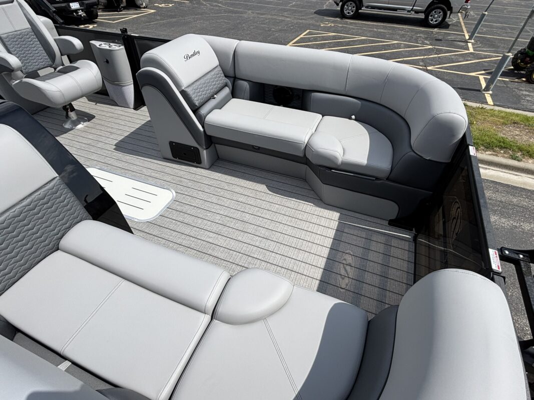 2026 Bentley 223 Elite Admiral