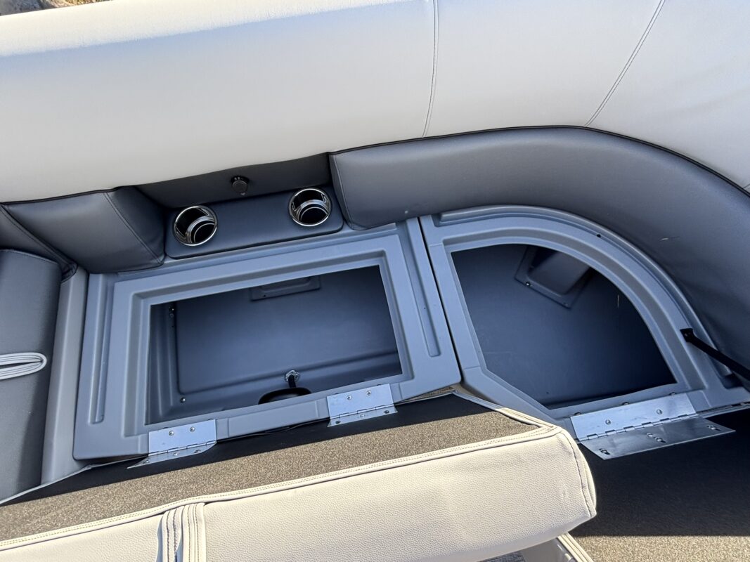 2026 Bentley 223 Legacy Navigator