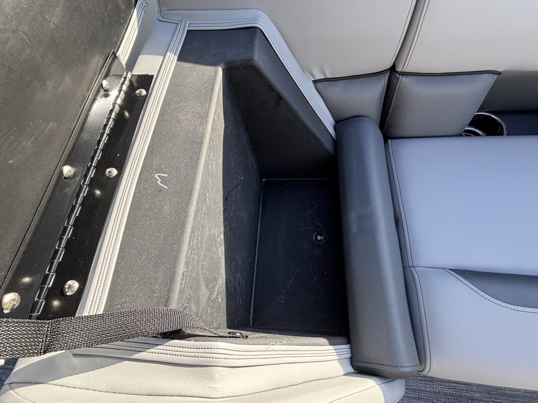 2026 Bentley 223 Legacy Navigator