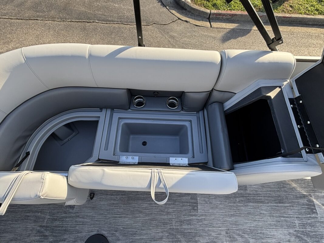 2026 Bentley 223 Legacy Navigator