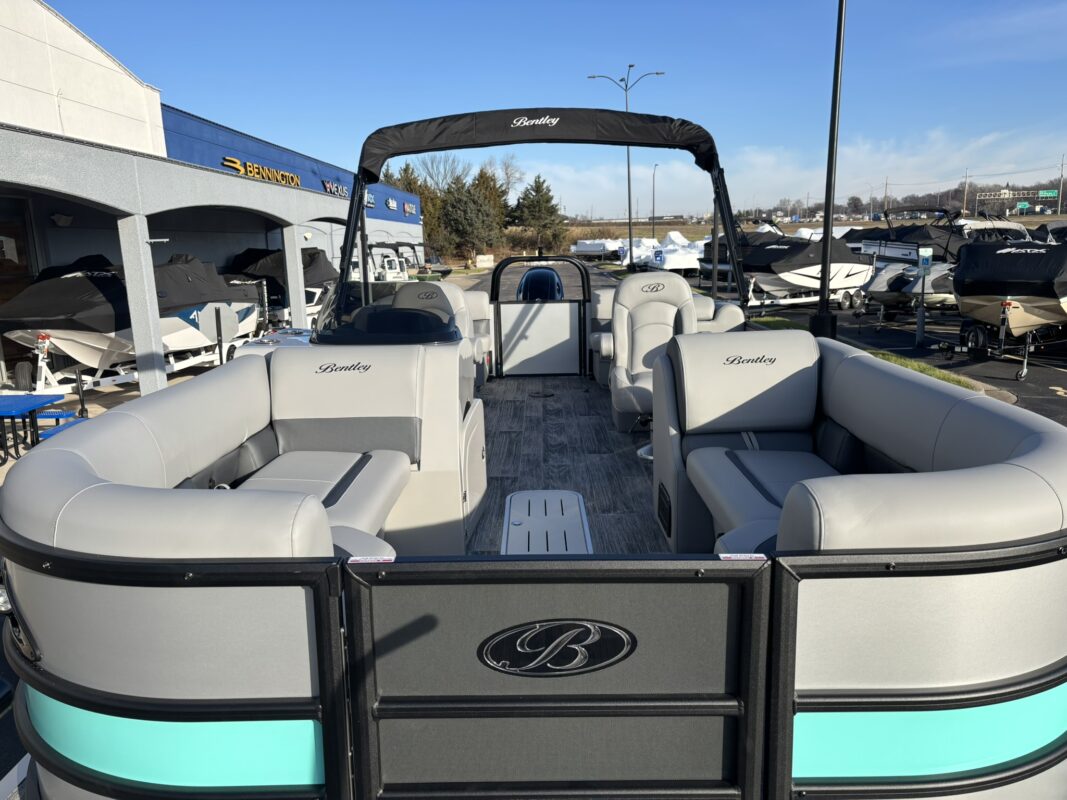 2026 Bentley 223 Legacy Navigator