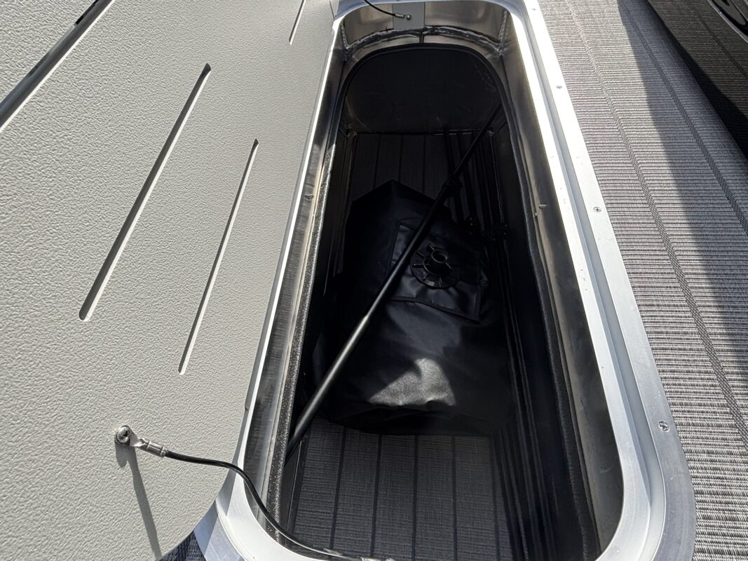 2026 Bentley 223 Elite Admiral