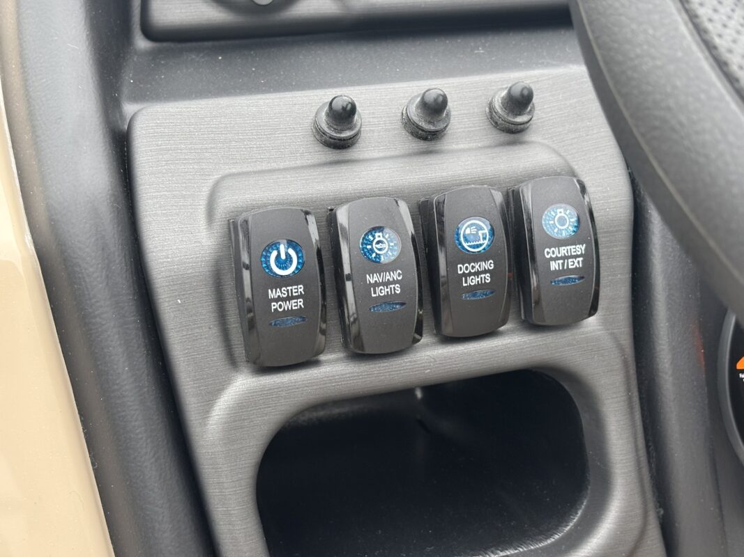 2026 Bentley 223 Legacy Navigator