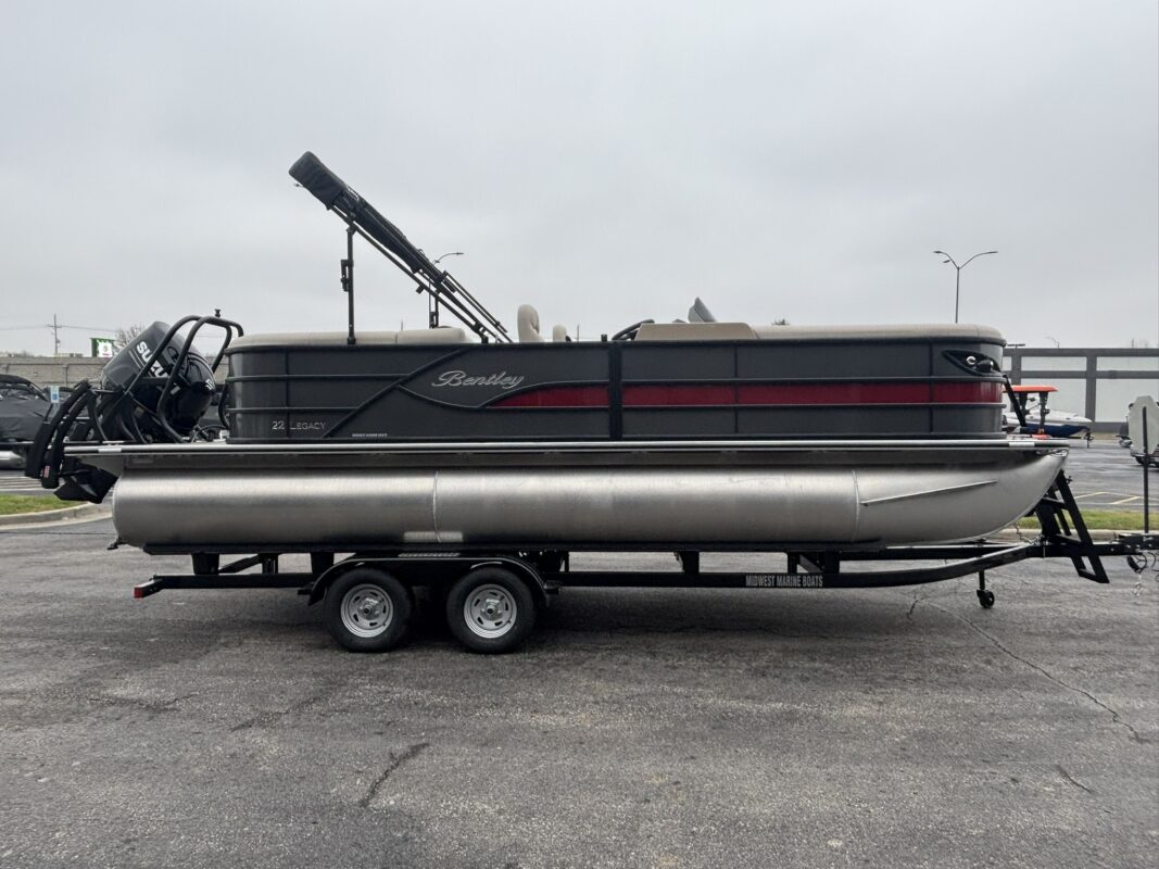 2026 Bentley 223 Legacy Navigator