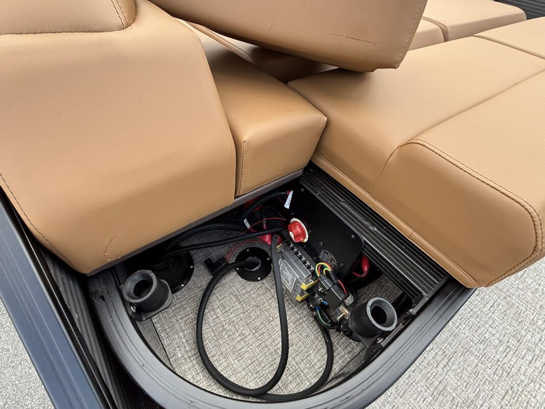 2026 Bennington 22 MSB Base