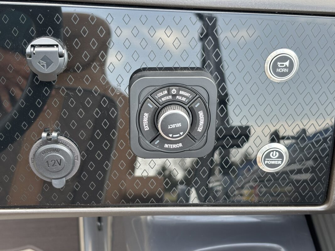 2026 Bennington 22 MSB Base