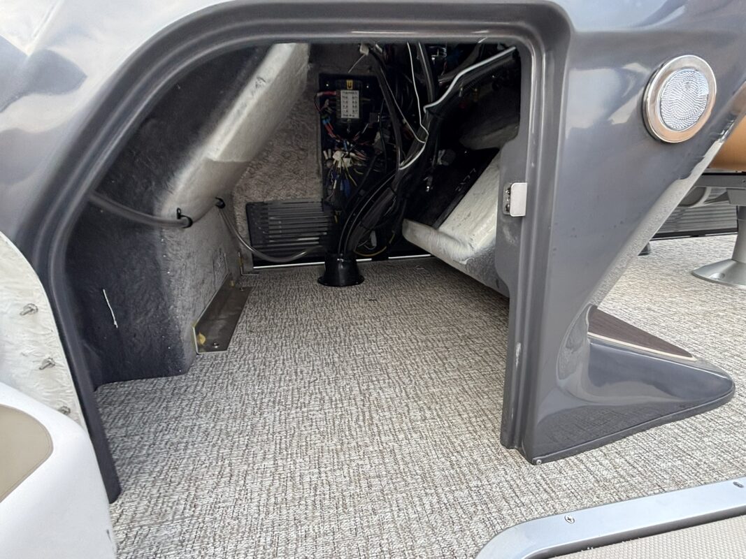 2026 Bennington 22 MSB Base