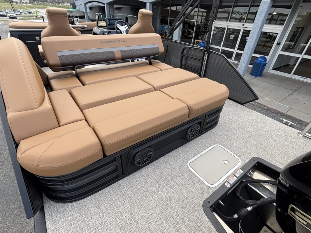 2026 Bennington 22 MSB Base