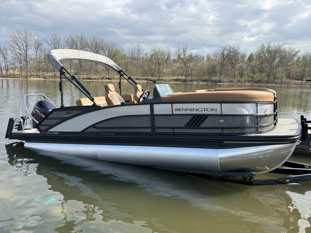 2026 Bennington 22 MSB Base