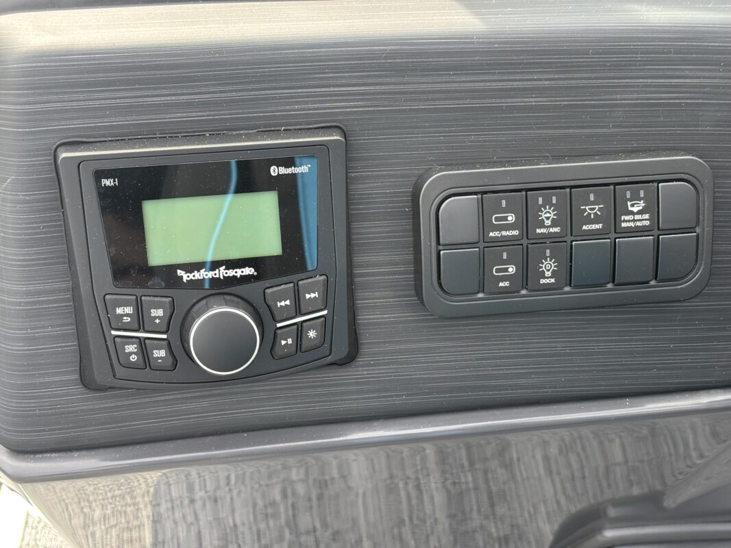 2026 Bennington 22 SSB Sport