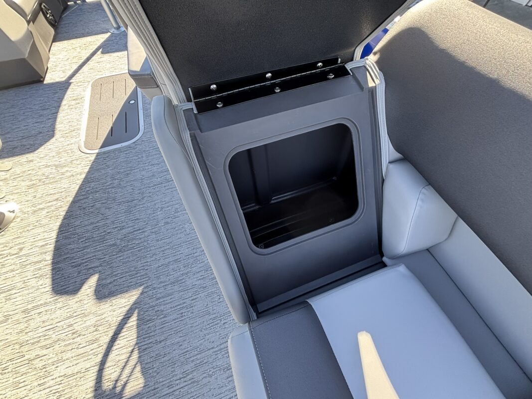 2026 Bennington 22 SSR Base