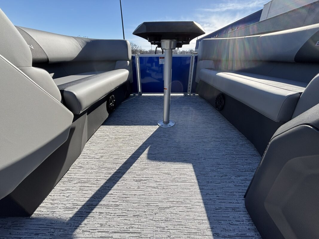 2026 Bennington 22 SSR Base