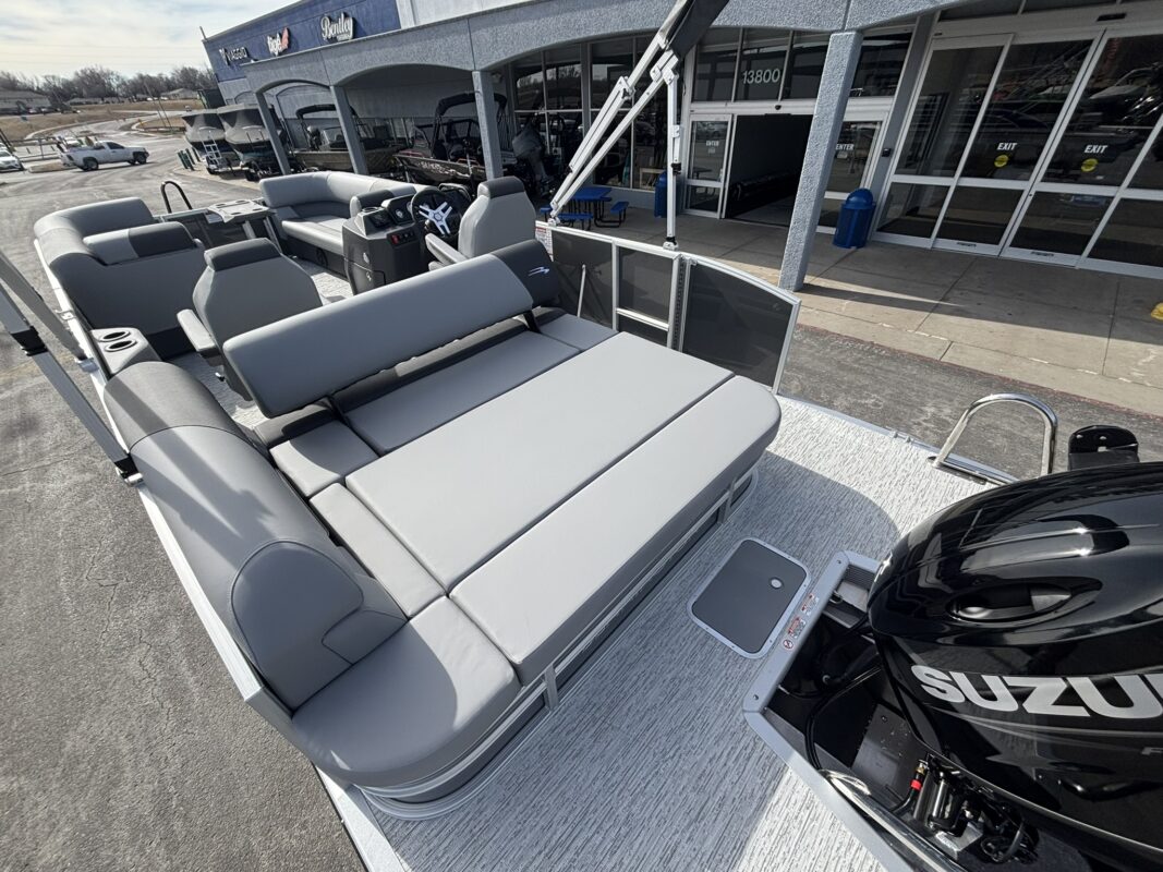 2026 Bennington 22 SSB Base