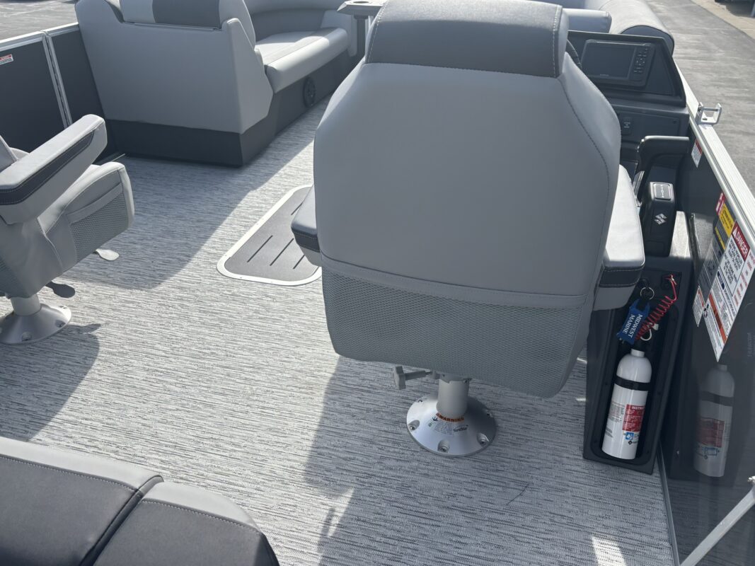 2026 Bennington 22 SSB Base