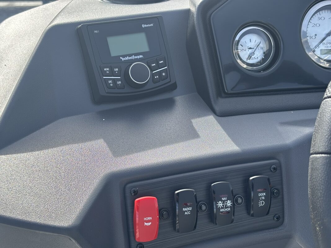 2026 Bennington 22 SSB Base