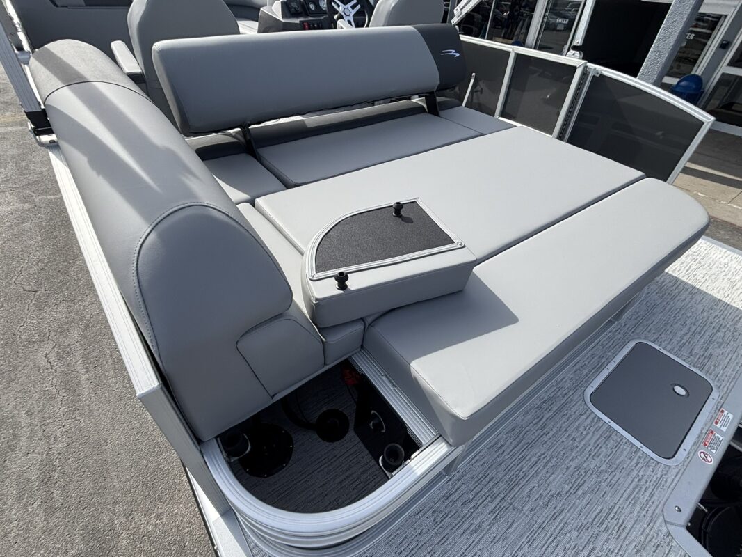 2026 Bennington 22 SSB Base