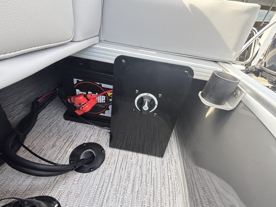 2026 Bennington 22 SSB Base