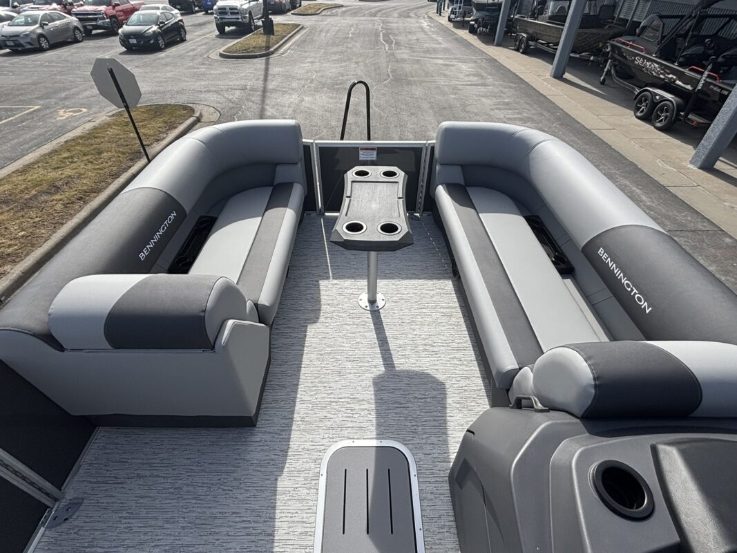2026 Bennington 22 SSB Base