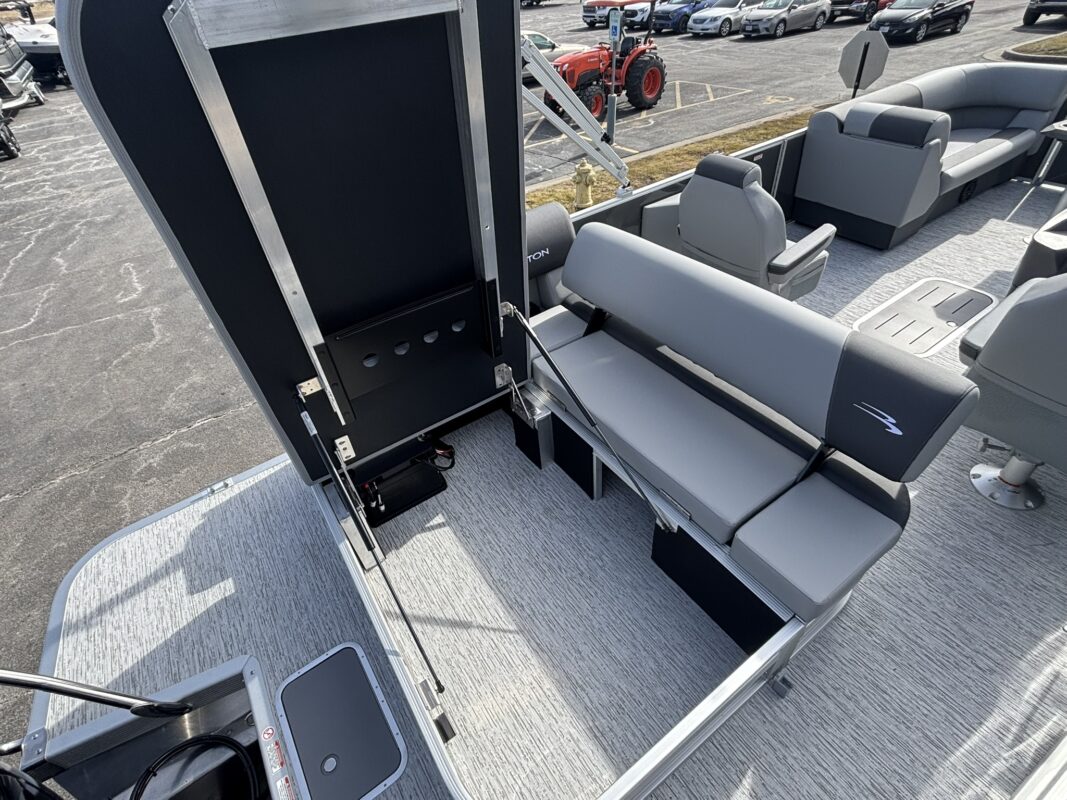 2026 Bennington 22 SSB Base