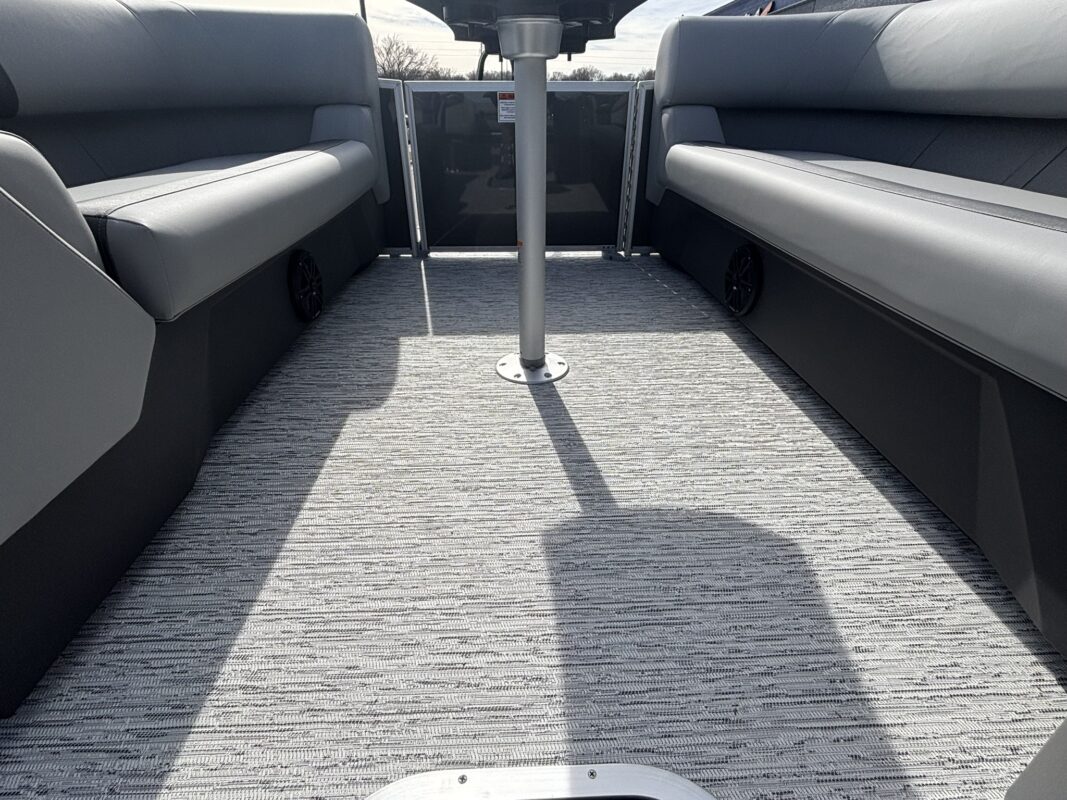 2026 Bennington 22 SSB Base