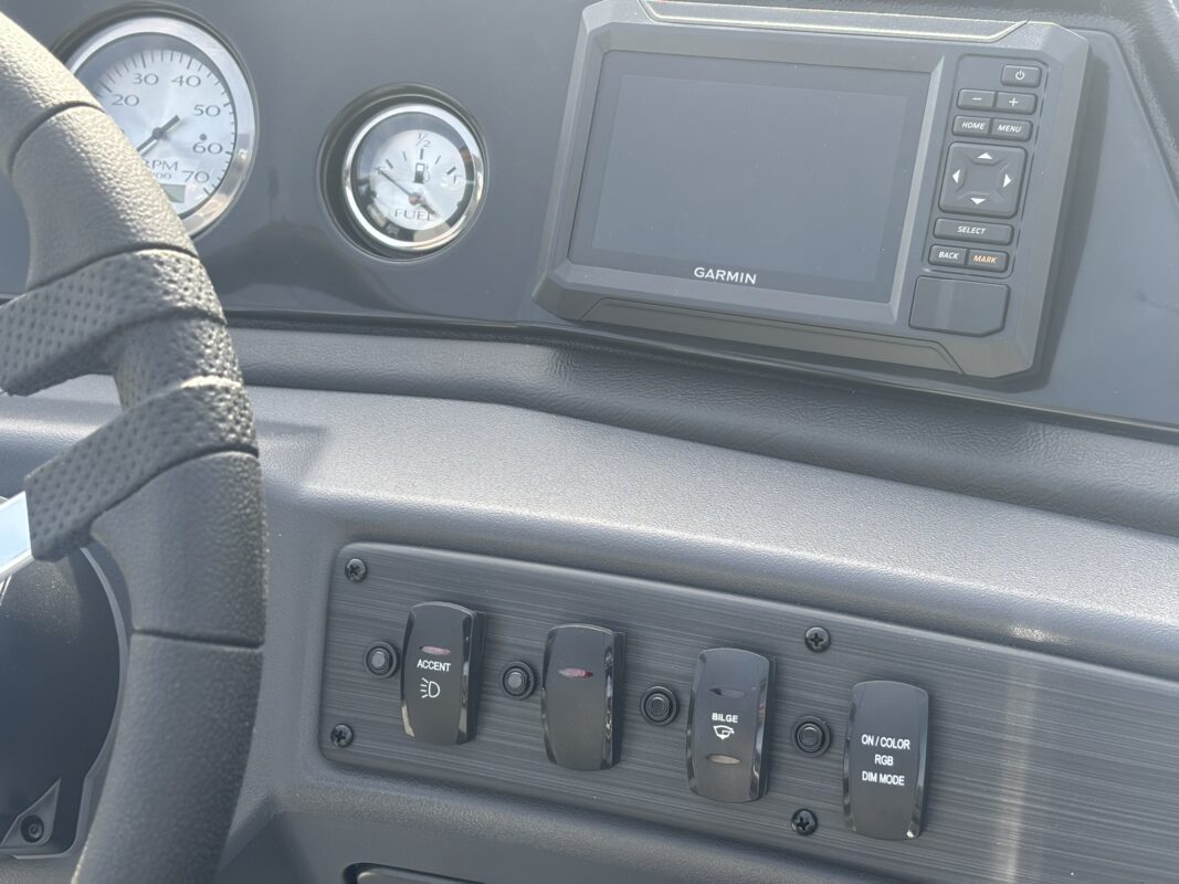 2026 Bennington 22 SSB Base