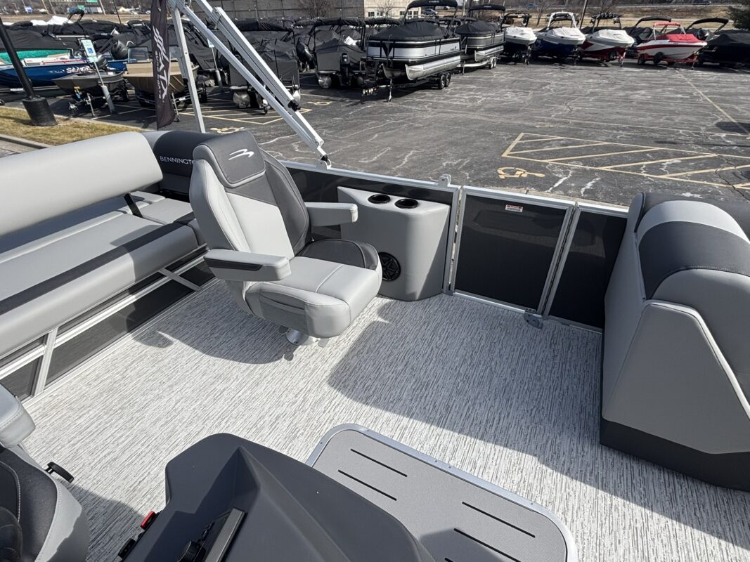 2026 Bennington 22 SSB Base