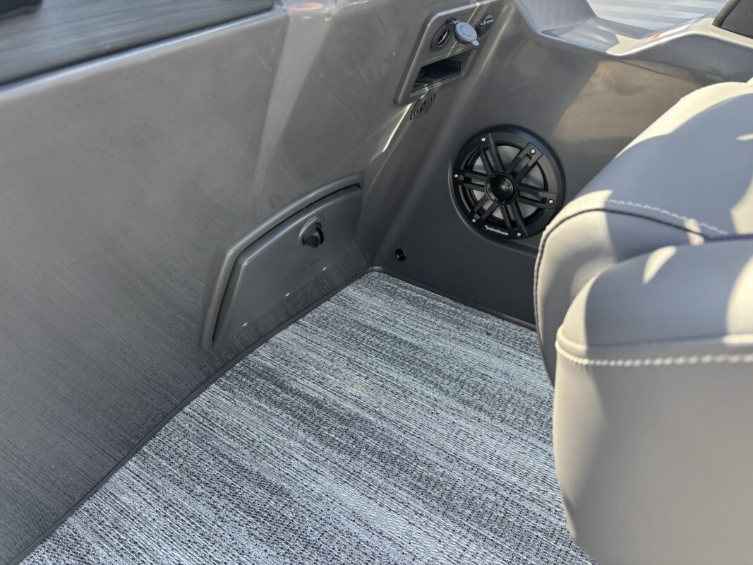 2026 Bennington 22 SSB Sport