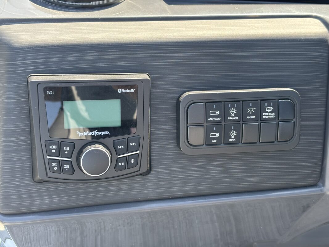 2026 Bennington 22 SSB Sport