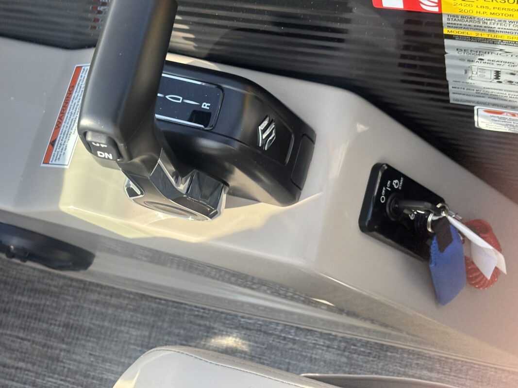 2026 Bennington 22 SSB Sport