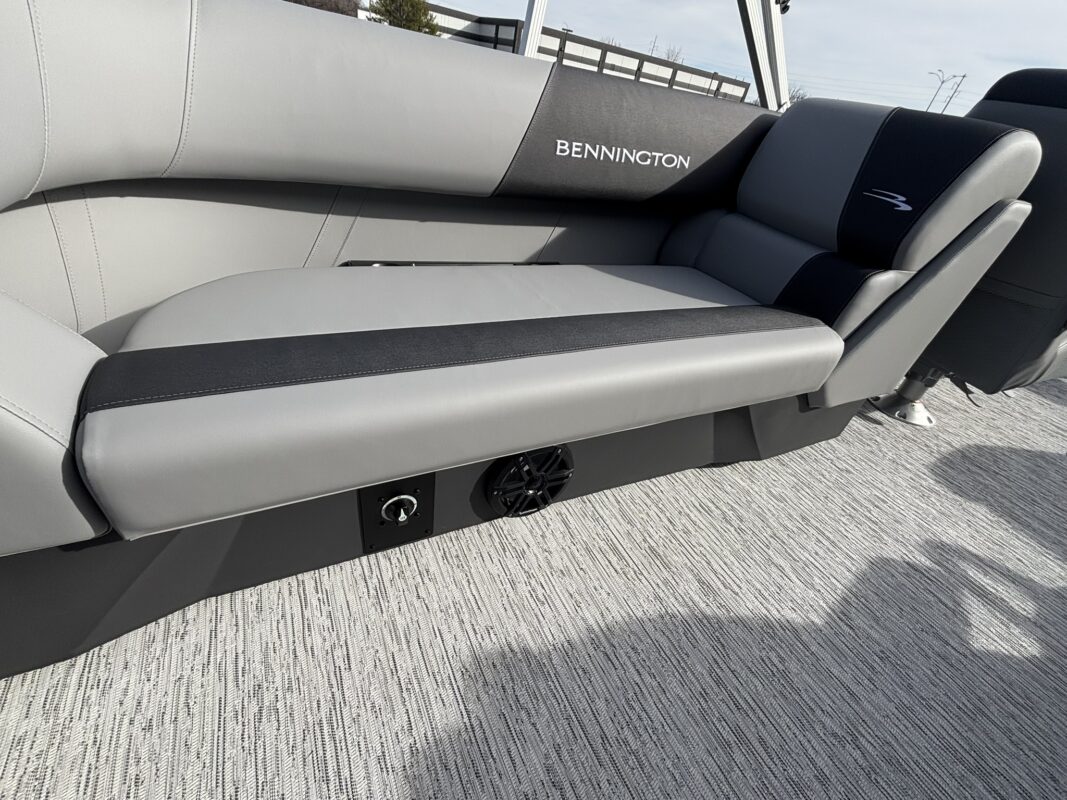 2026 Bennington 22 SSR Base