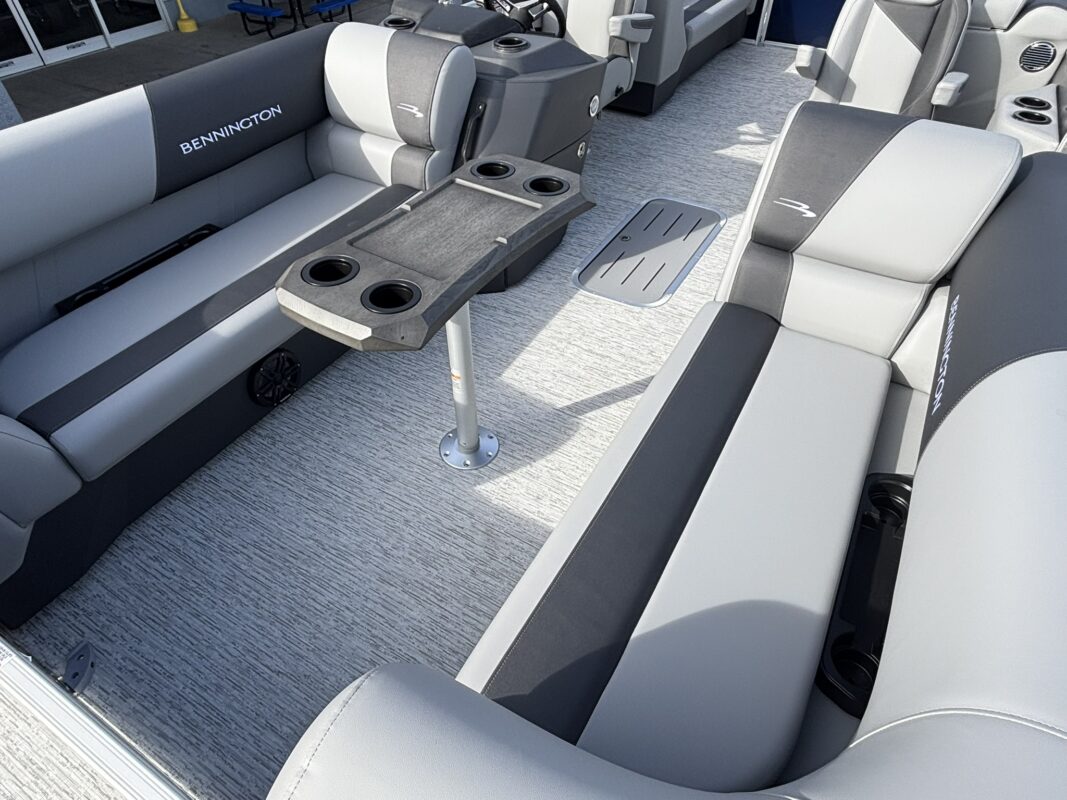 2026 Bennington 22 SSR Base