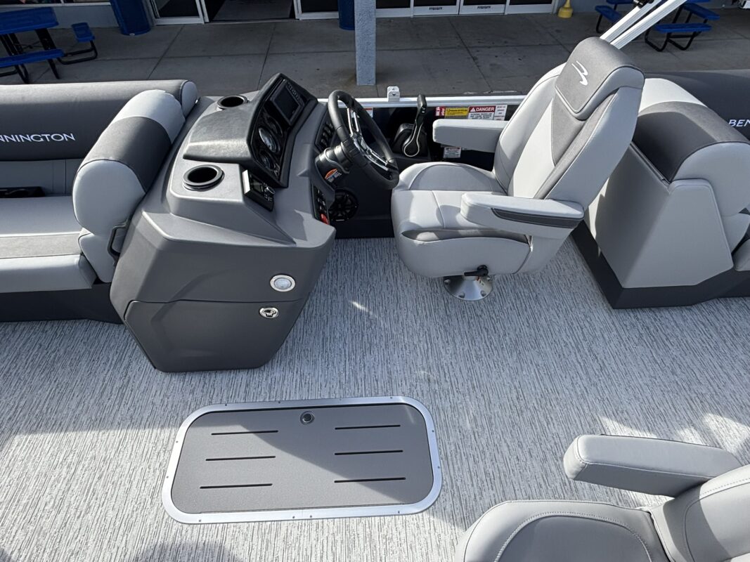 2026 Bennington 22 SSR Base