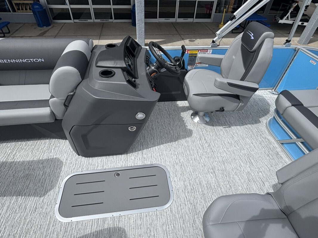 2026 Bennington 22 SSB Base