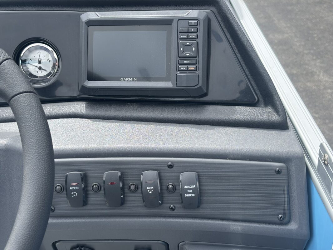 2026 Bennington 22 SSB Base