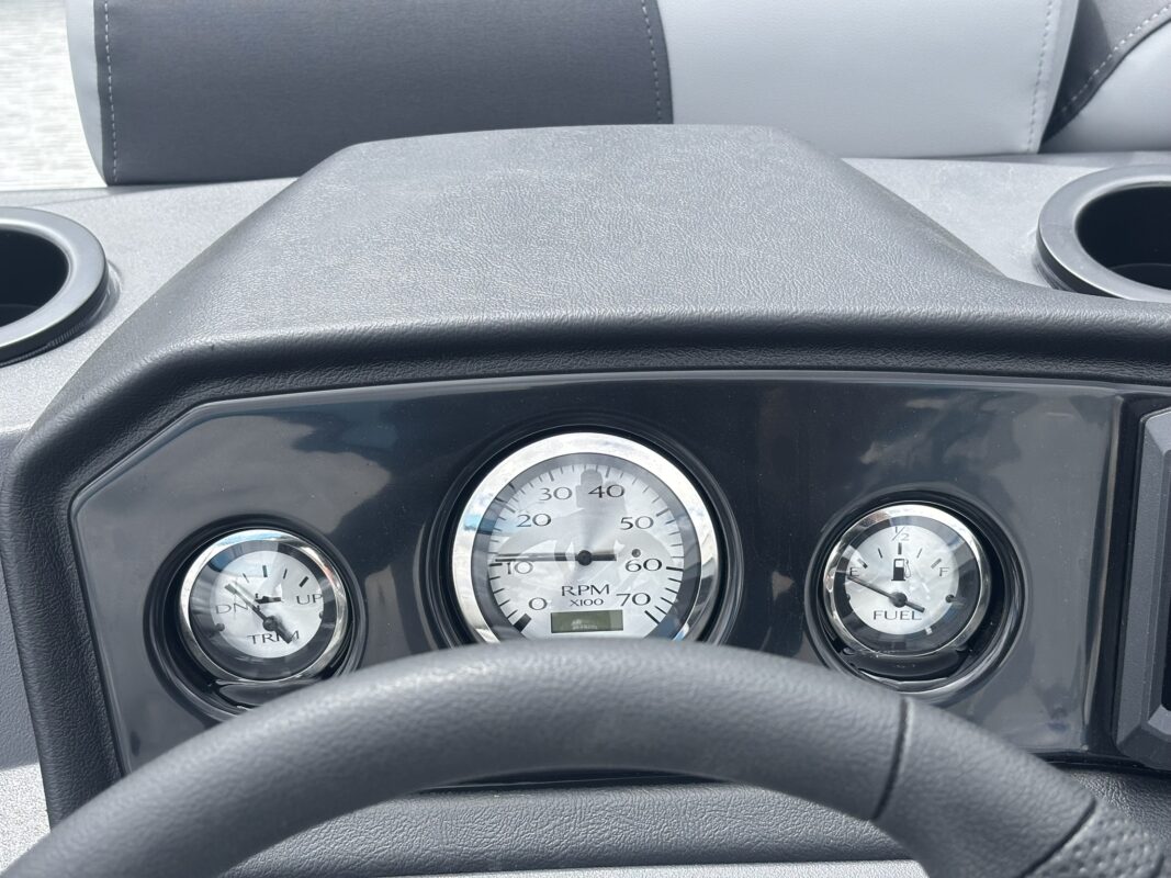 2026 Bennington 22 SSB Base