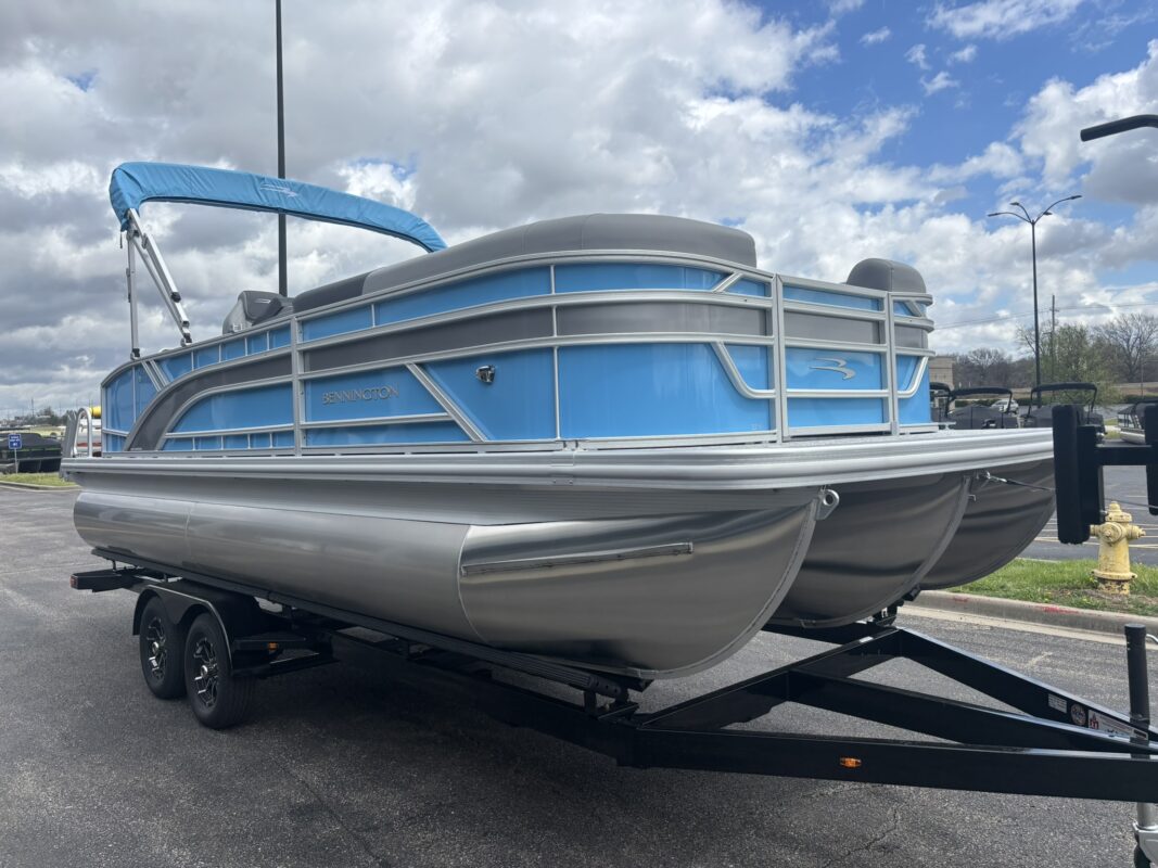 2026 Bennington 22 SSB Base