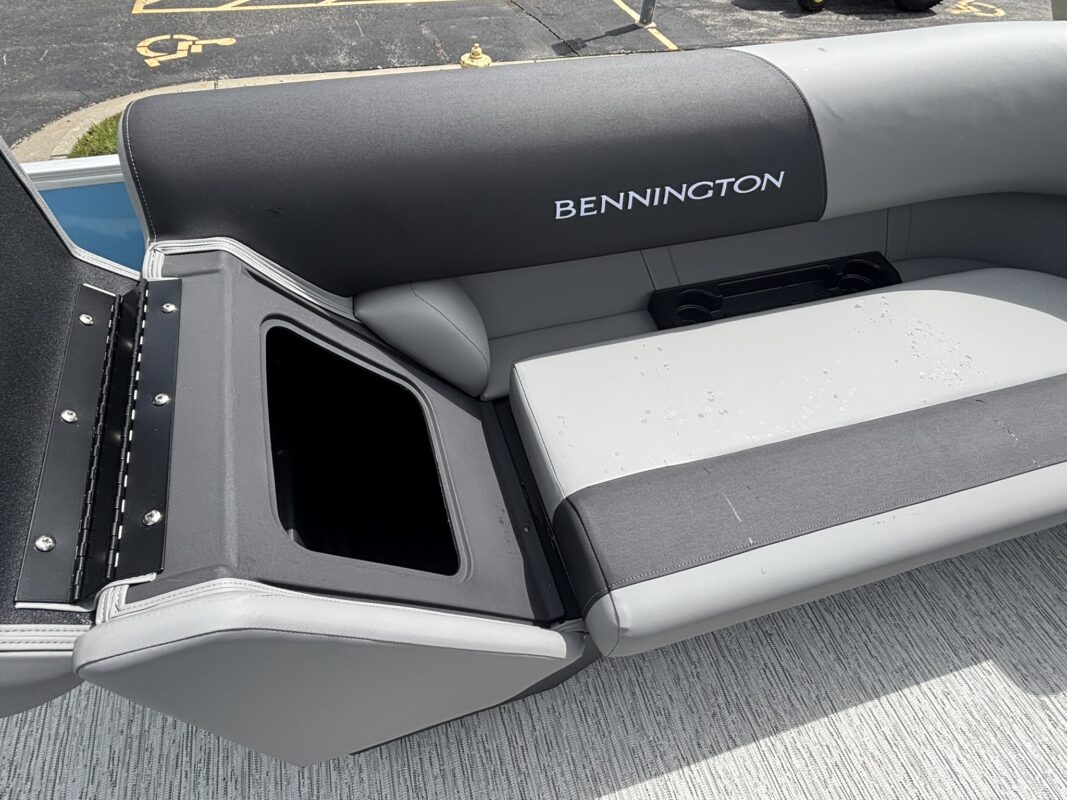 2026 Bennington 22 SSB Base