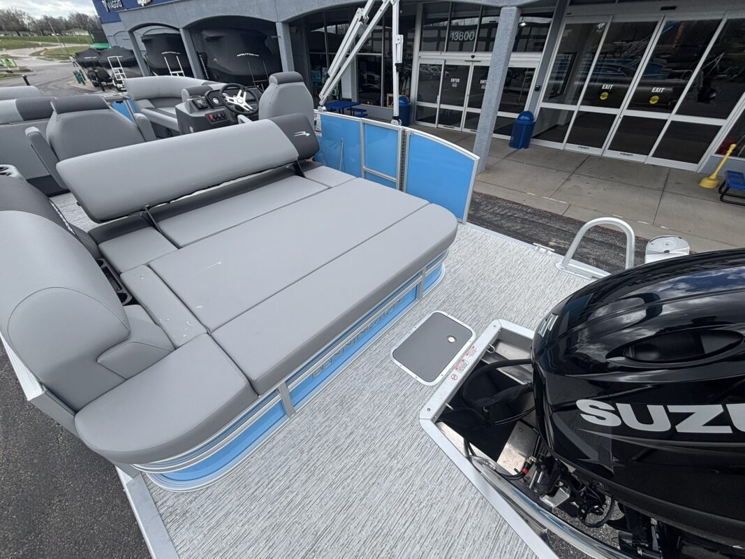 2026 Bennington 22 SSB Base