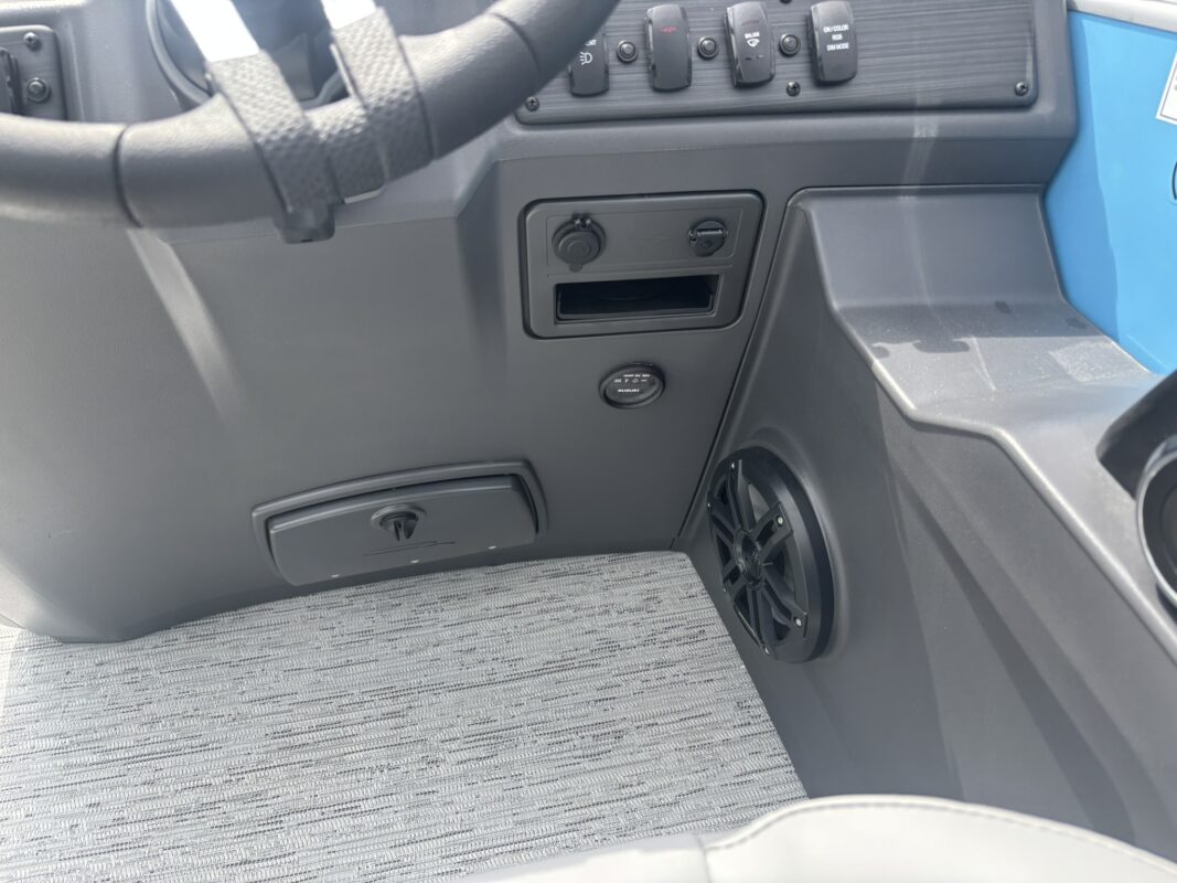 2026 Bennington 22 SSB Base