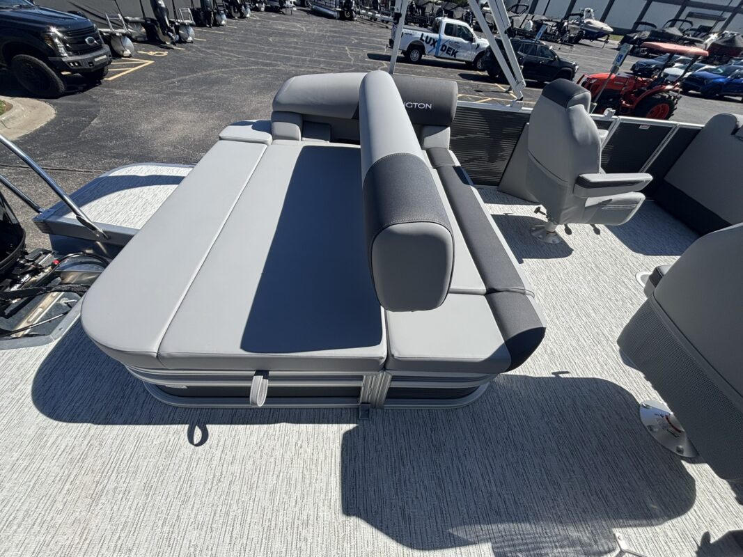 2026 Bennington 22 SSB Base