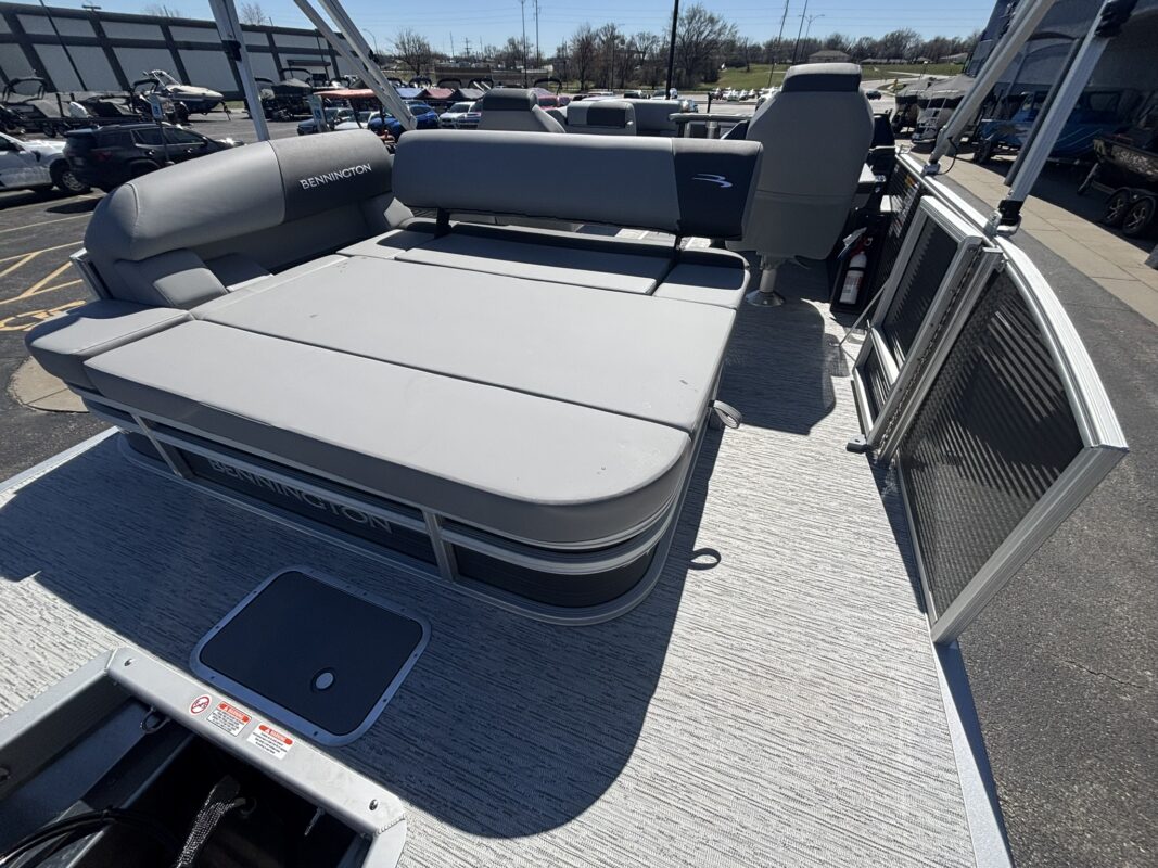2026 Bennington 22 SSB Base