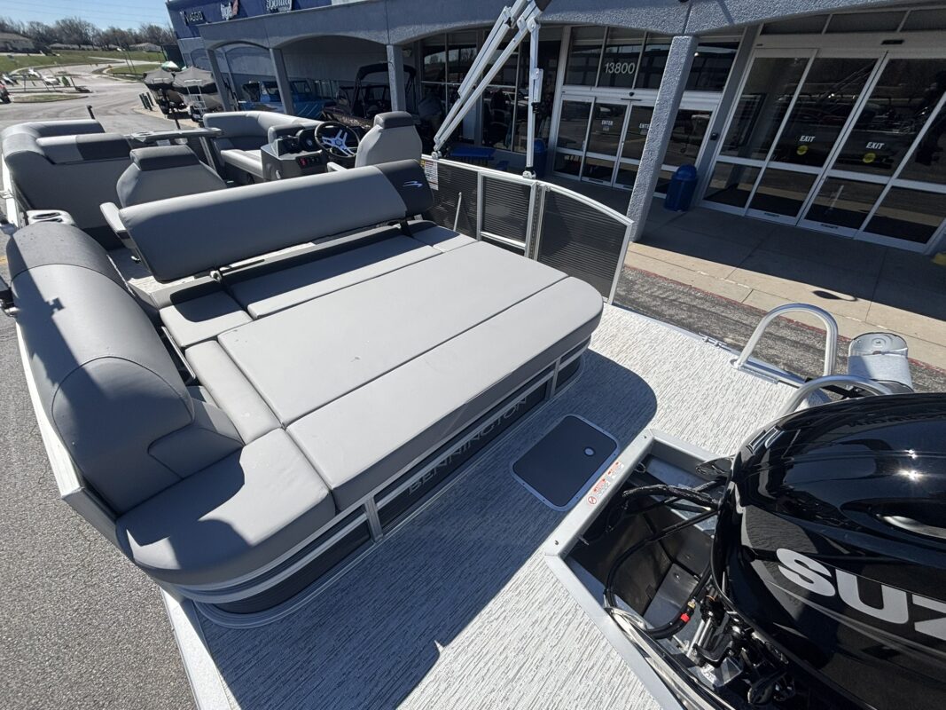 2026 Bennington 22 SSB Base