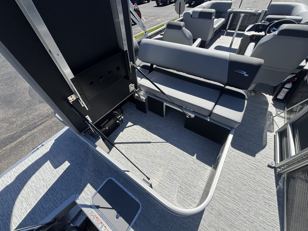 2026 Bennington 22 SSB Base