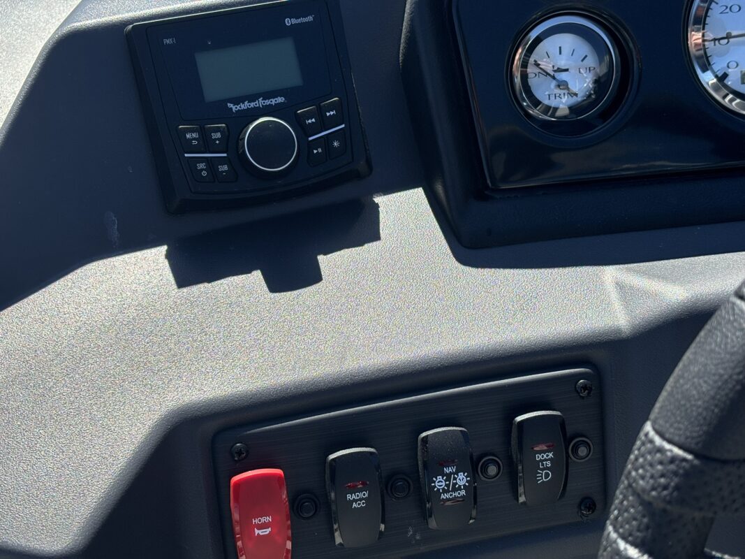 2026 Bennington 22 SSB Base