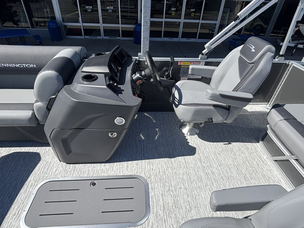 2026 Bennington 22 SSB Base