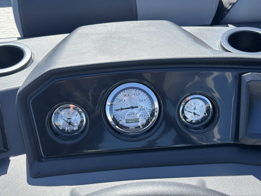 2026 Bennington 22 SSB Base