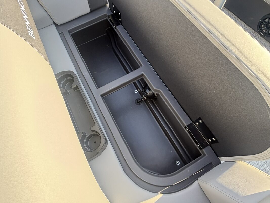 2026 Bennington 22 SSR Base